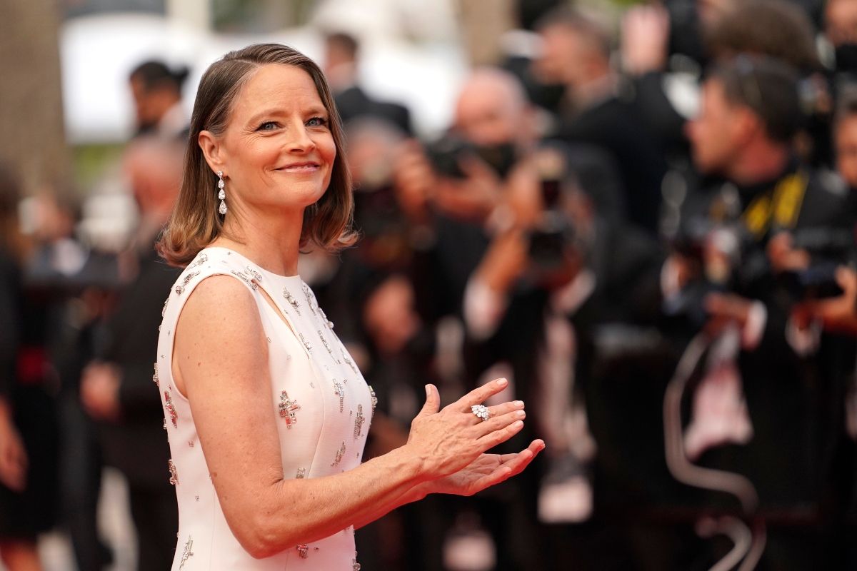 admin ajax.php?action=kernel&p=image&src=%7B%22file%22%3A%22wp content%2Fuploads%2F2021%2F07%2FJODIE FOSTER CANNES 2021