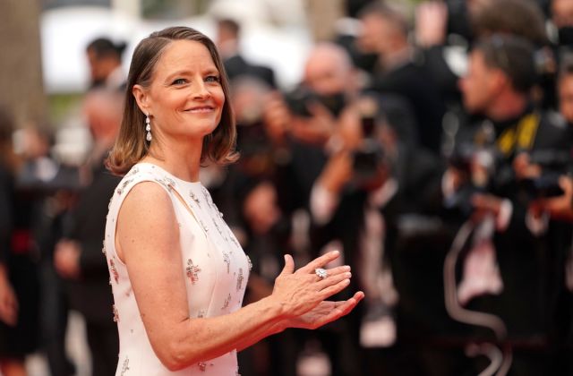 admin ajax.php?action=kernel&p=image&src=%7B%22file%22%3A%22wp content%2Fuploads%2F2021%2F07%2FJODIE FOSTER CANNES 2021