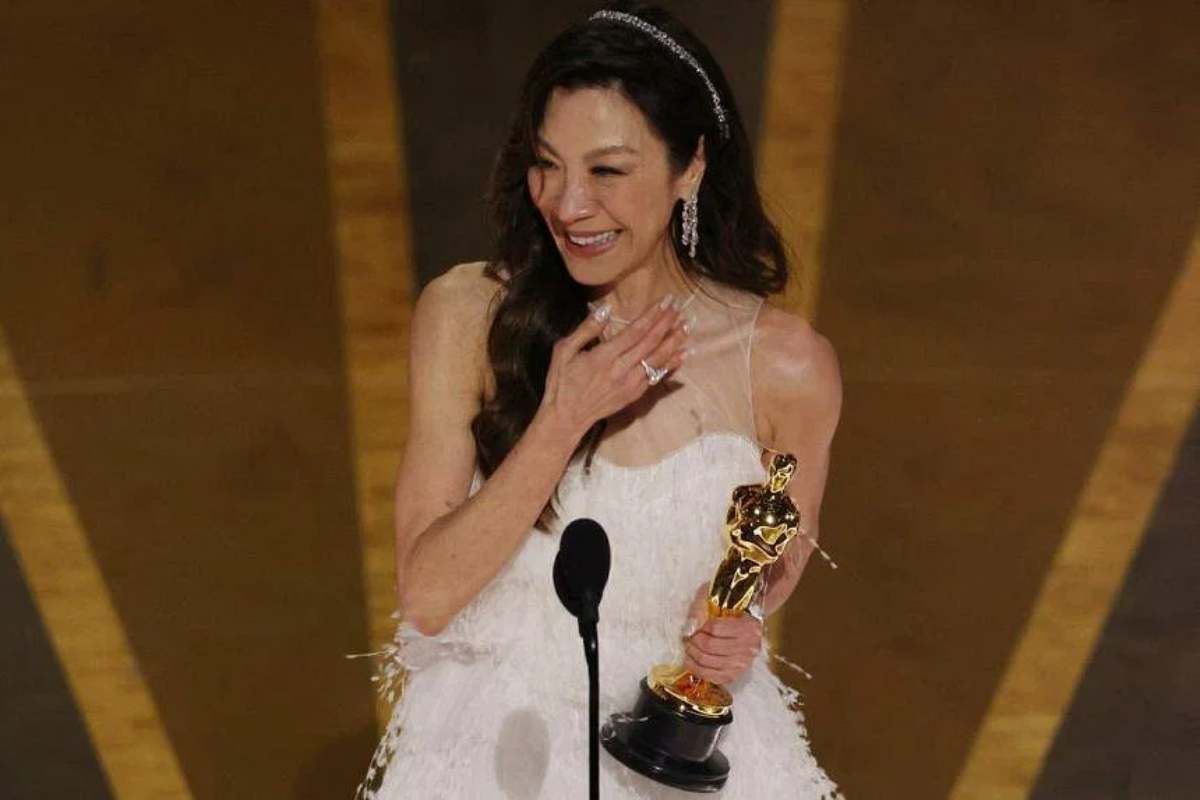 admin ajax.php?action=kernel&p=image&src=%7B%22file%22%3A%22wp content%2Fuploads%2F2023%2F03%2FLikewomangr oscars 2023 michelle yeoh 1