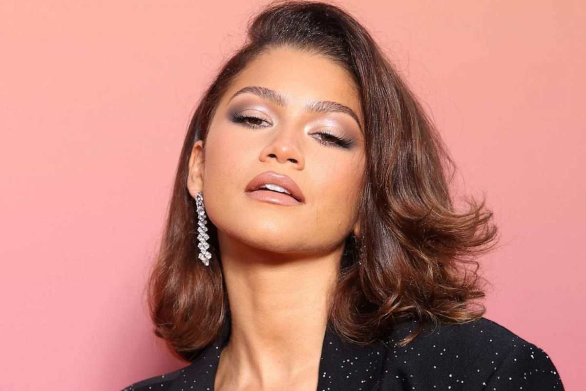 admin ajax.php?action=kernel&p=image&src=%7B%22file%22%3A%22wp content%2Fuploads%2F2023%2F06%2Flikewomangr ZENDAYA VALENTINO outfit