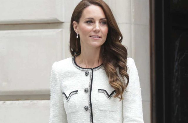 admin ajax.php?action=kernel&p=image&src=%7B%22file%22%3A%22wp content%2Fuploads%2F2023%2F09%2Flikewoman kate middleton new hair look