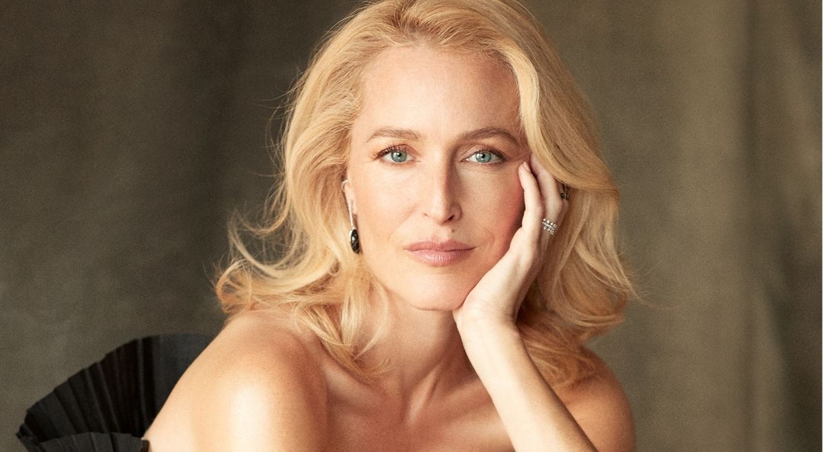 gillian anderson cover 32c76adf