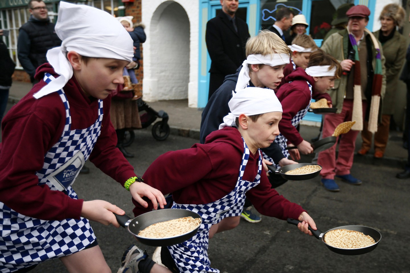 Annual Olney Pancake Race Shrove Tuesday Vogue 10Feb16 Getty b 1440x960