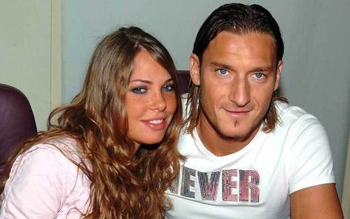 Francesco Totti συν γυναιξί & τέκνοις, Φραντζεσκο Τότι, ποδόσφαιρο, Ιταλία, Roma, soccer, nikosonline.gr, Francesco-and-his-family-francesco-totti