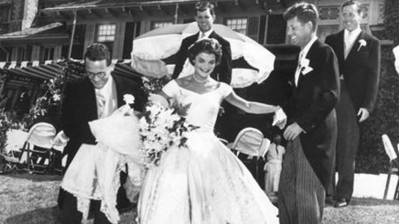 img2.thelist.com img gallery jackie kennedy had the most beautiful wedding ever music made the day 1520872704