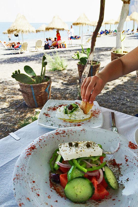 www.ioannasnotebook.gr wp content uploads 2017 08 Santorini food 1