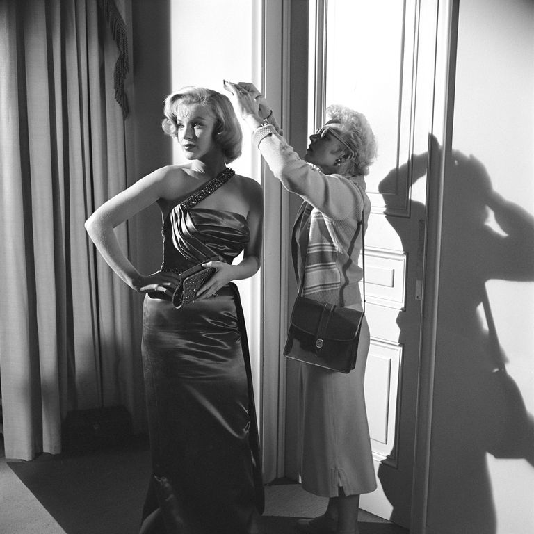 hbz marilyn monroe on set gettyimages 109558741