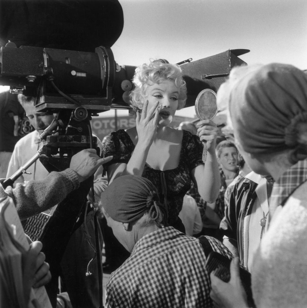 hbz marilyn monroe on set gettyimages 3246078