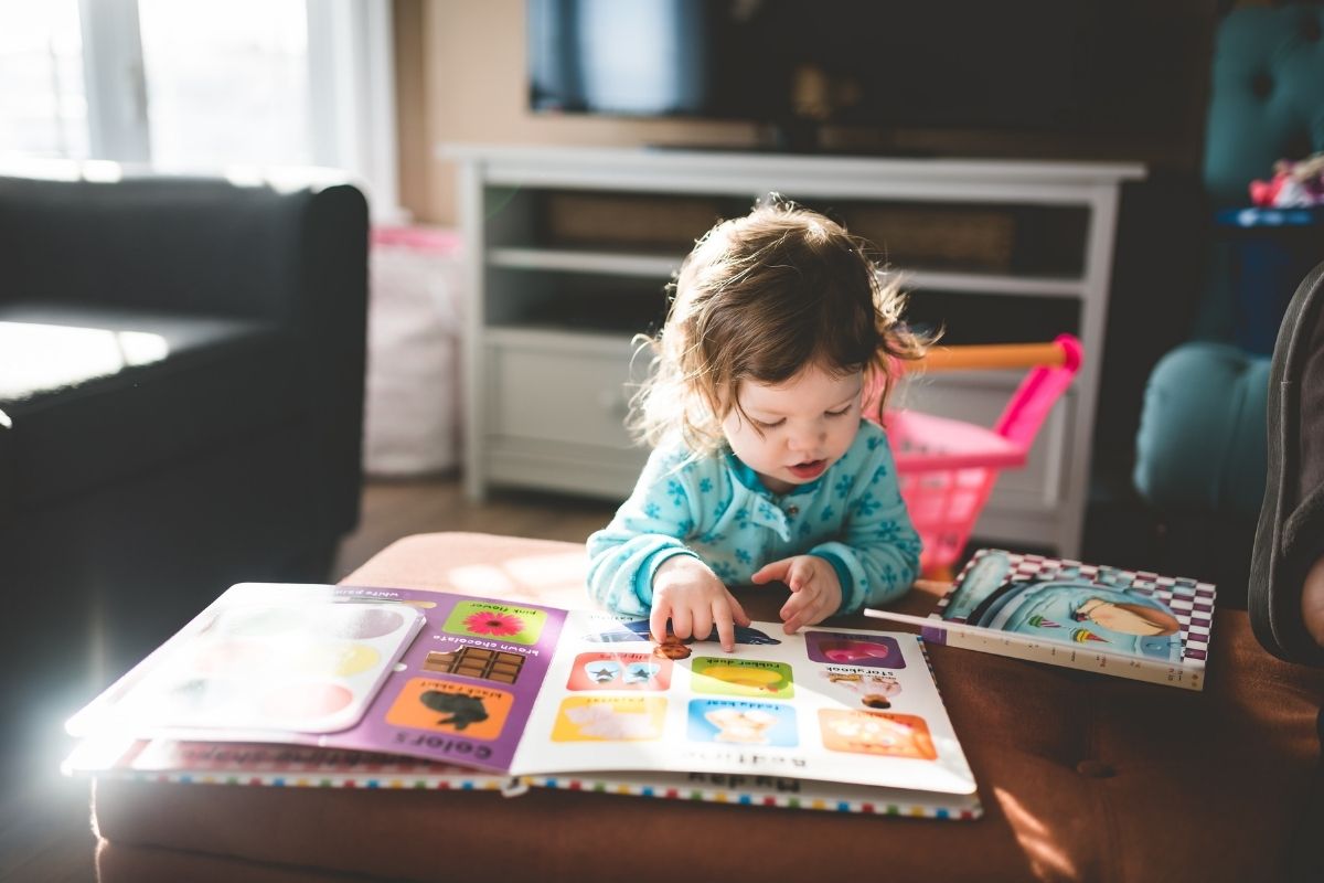 Με αφορμή την σημερινή Παγκόσμια Ημέρα Παιδικού Βιβλίου, ας μιλήσουμε για το πως θα μάθουμε στα παιδιά μας να αγαπήσουν το διάβασμα και τα βιβλία. 