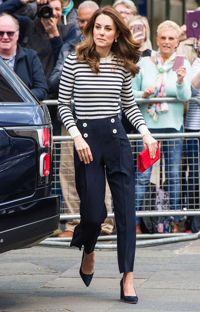kate middleton french girl outfit 279763 1557250991203