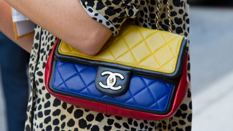 chanel bag street style