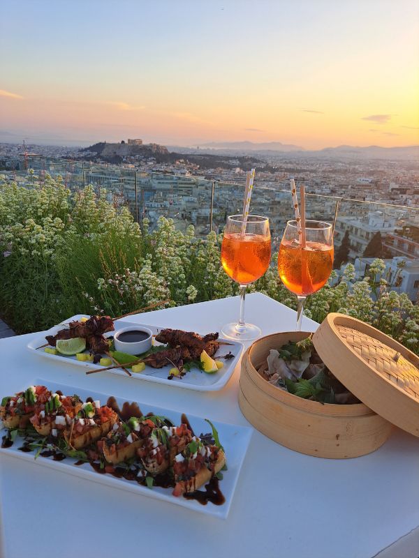Sunset Aperitivo & Summer Degustation menu στο rooftop του St.George Lycabettus Lifestyle Hotel