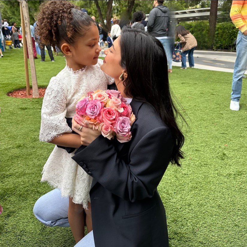 KYLIE JENNER AND DAUGHTER