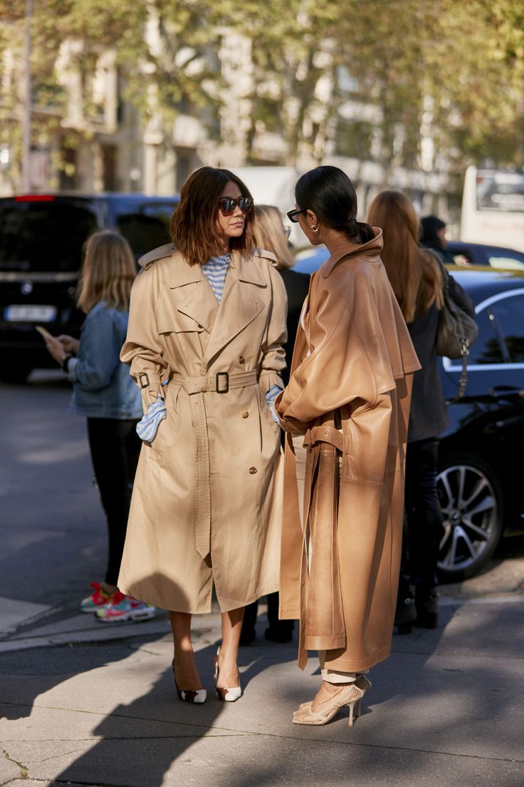 likewoman trenchcoat